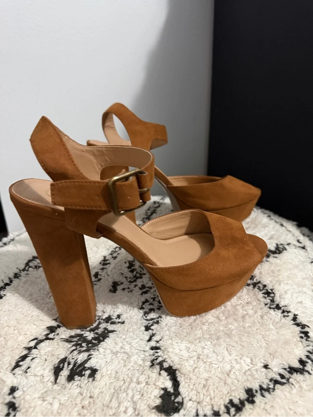 Candie’s Camel Suede Platform Peep Toe Block Heels Size 9
